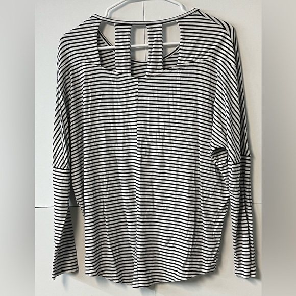 Decree Striped Long Sleeve Oversized Striped Top. Size XS. - Picture 5 of 9